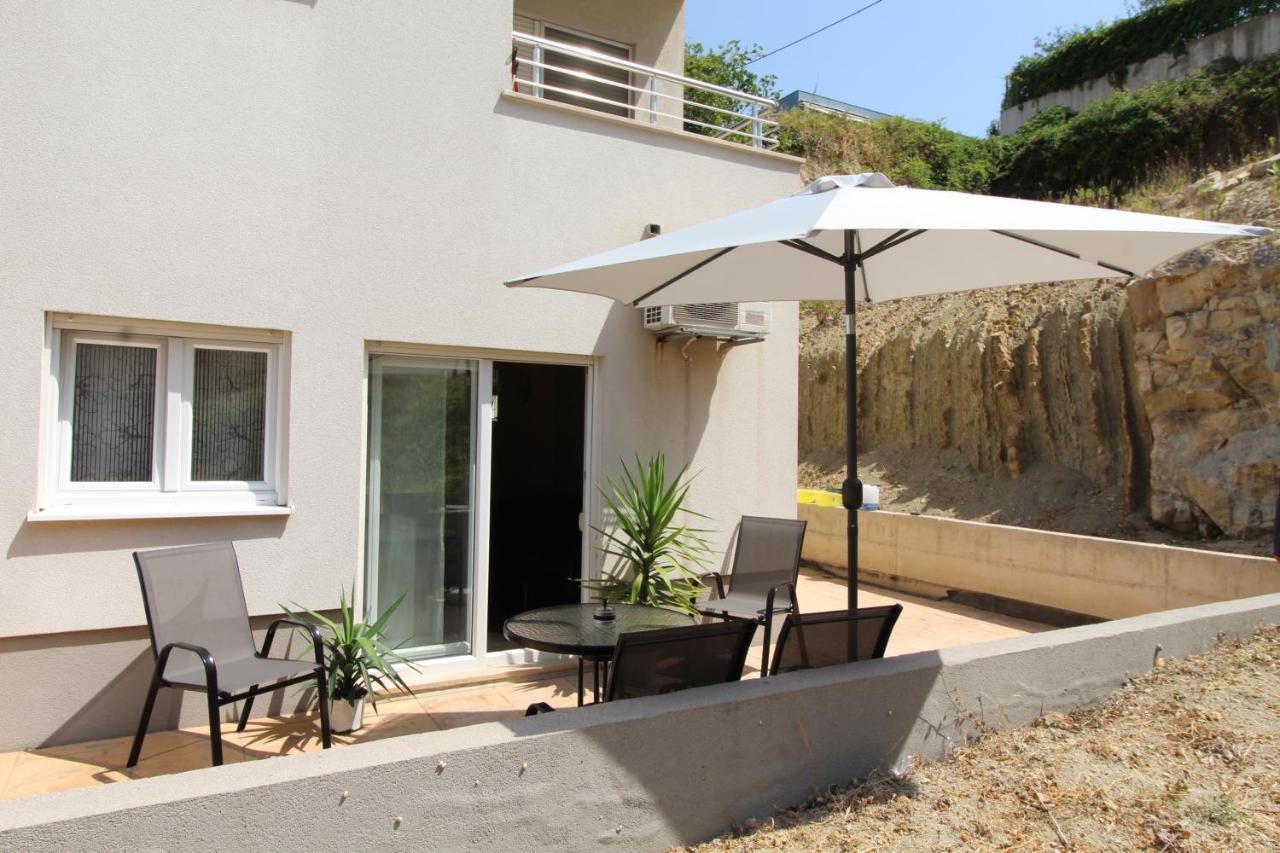 Macadamia Apartment With Garage Parking 스플리트 외부 사진