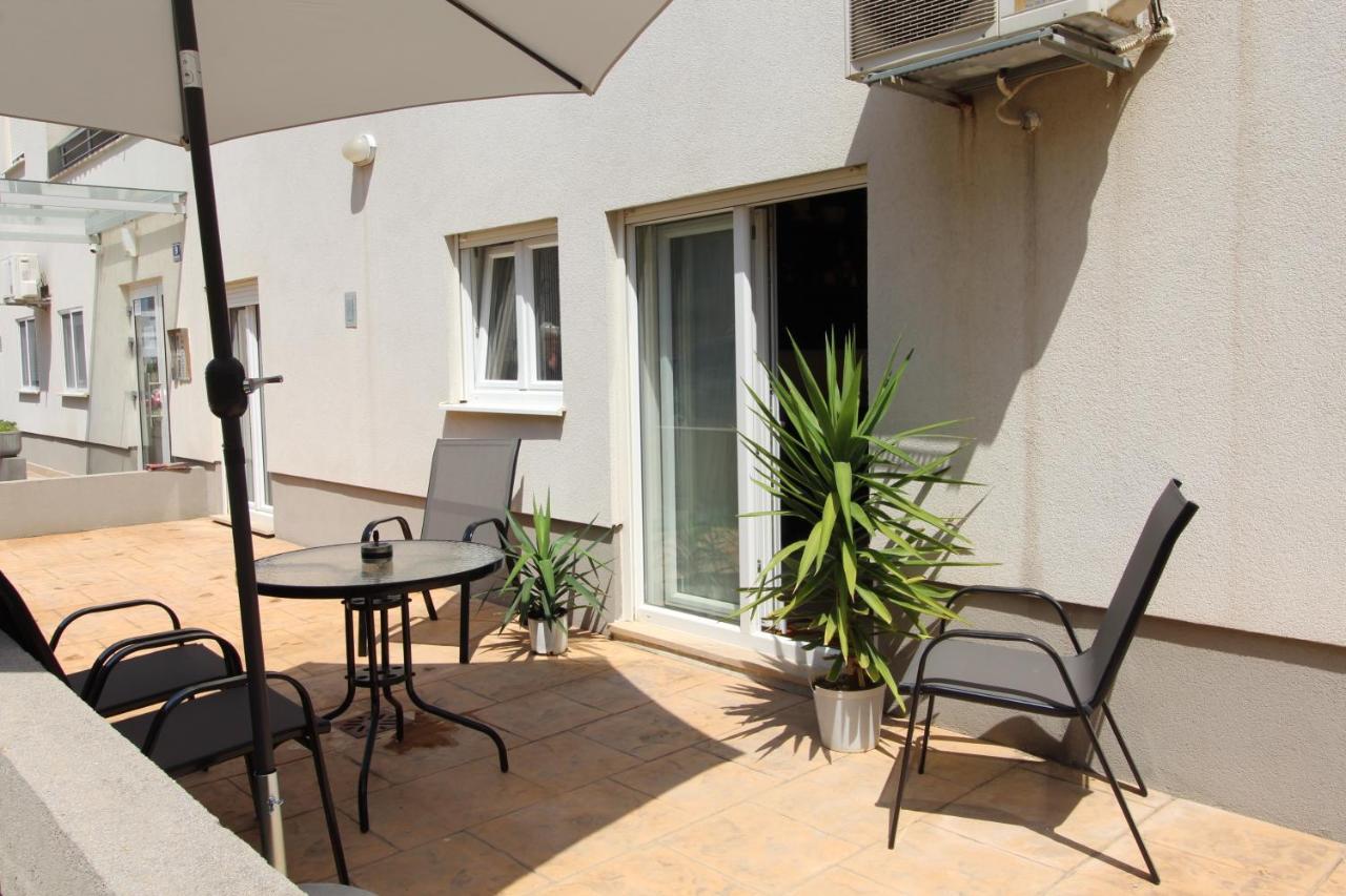 Macadamia Apartment With Garage Parking 스플리트 외부 사진
