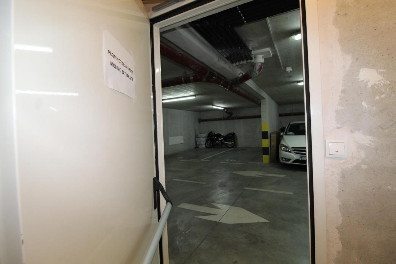 Macadamia Apartment With Garage Parking 스플리트 외부 사진