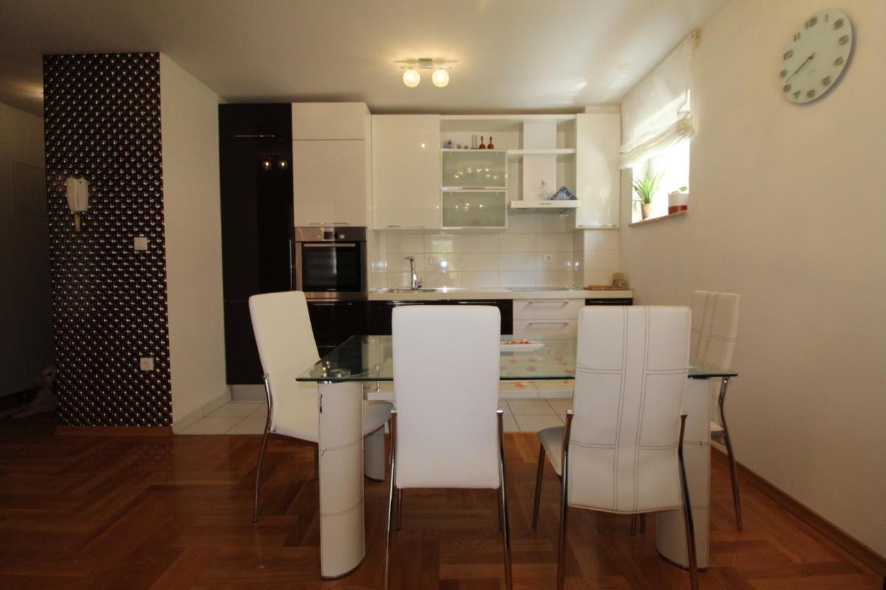 Macadamia Apartment With Garage Parking 스플리트 외부 사진